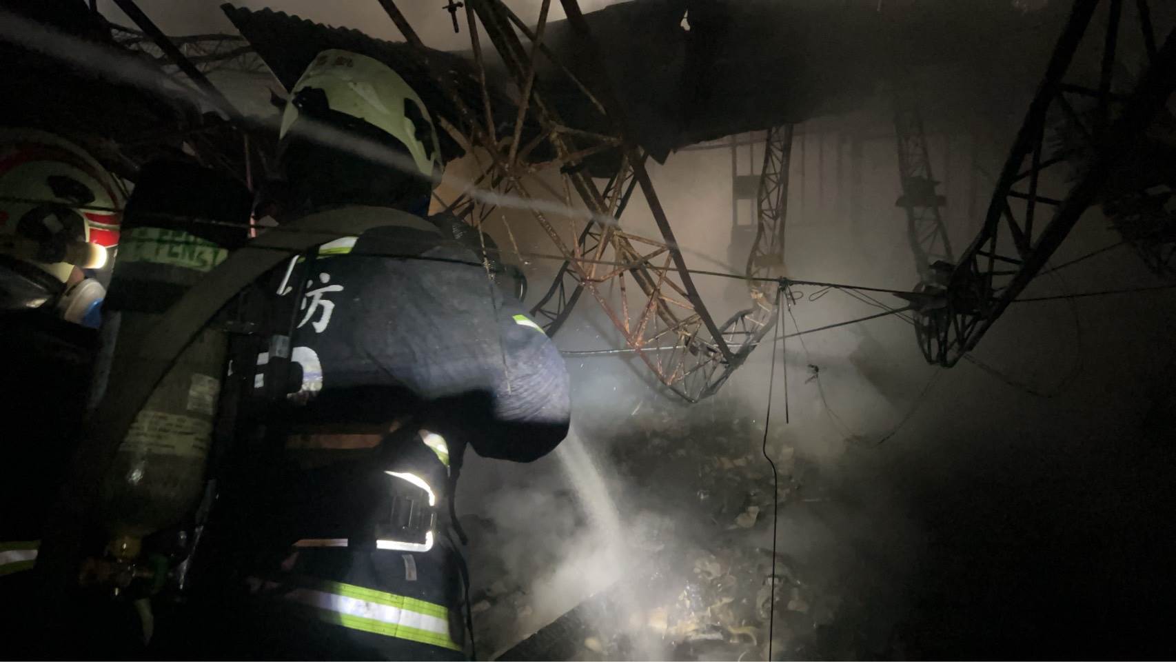 3A4DCE5C-8EA3-4CAA-A2C3-A8398AA44F0F