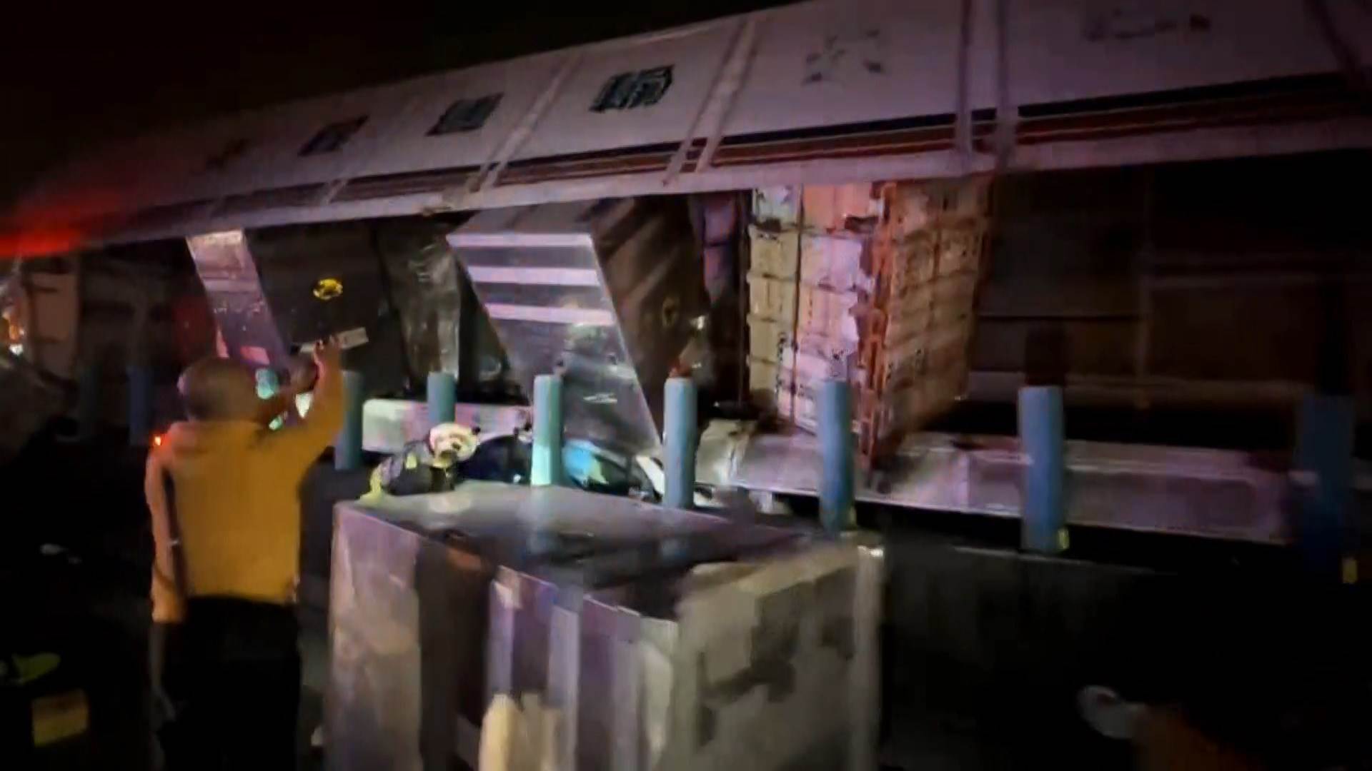 #1_Channel 3---2025_12_04---07_00_40---H264  8 bit---171---split002.mp4_snapshot_04.22.126