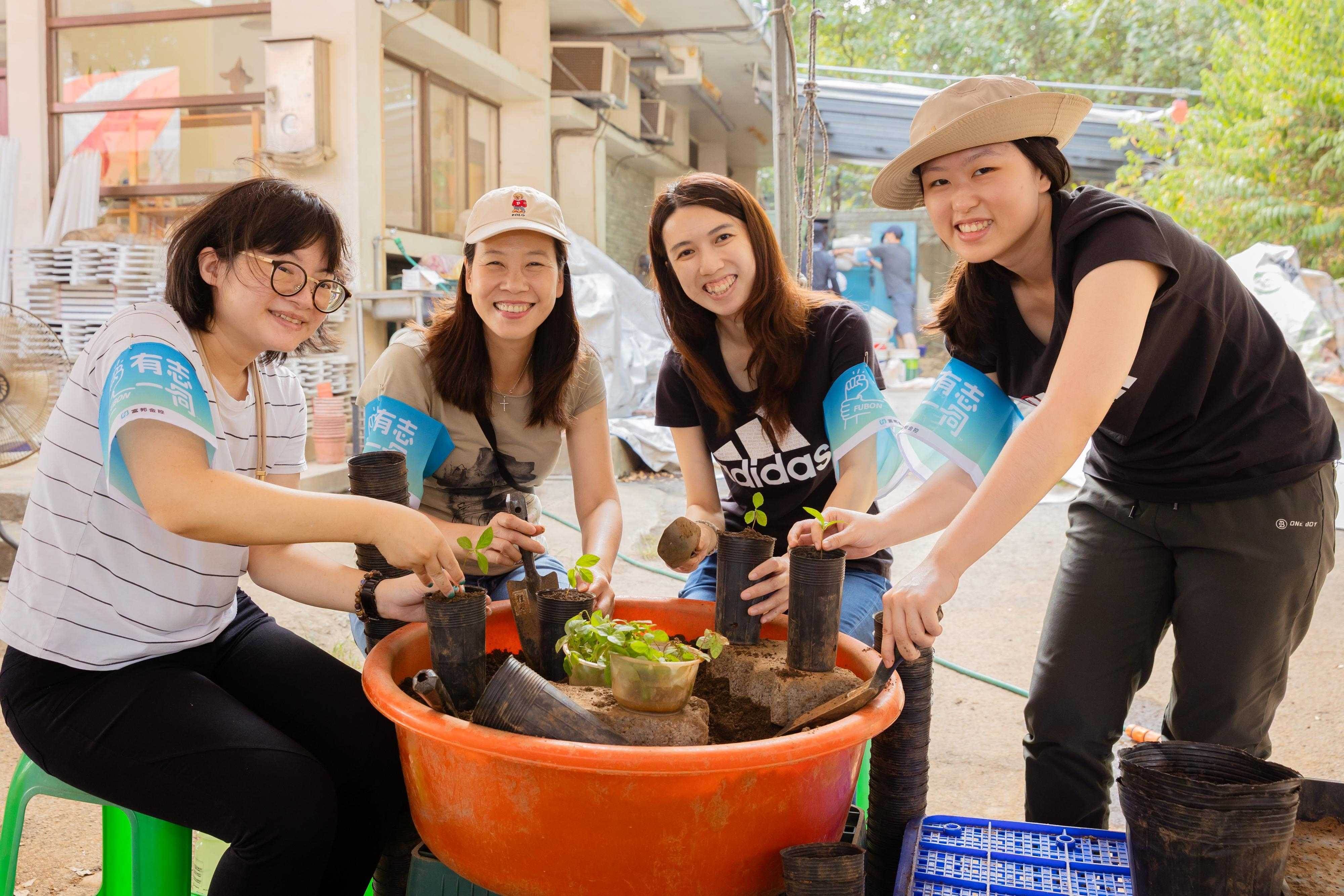 4BF122C5-AFFA-4CCC-936C-99C7549CEC46