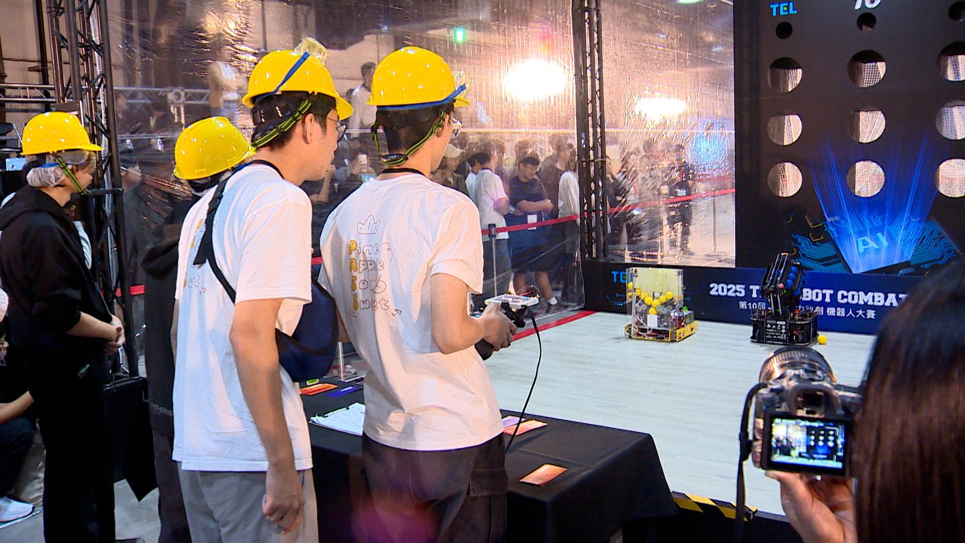 大型機器人高精準投球九宮格，北科大隊伍以 AI 和 3D 建圖技術脫穎而出，奪下年度總冠軍。（圖／東森新聞）