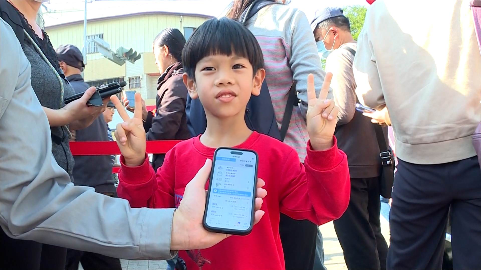 活動當日現場民眾只要出示台中通TCPASS、當日發票或消費紀錄，就能參加家電<a href='/search/tags/摸彩活動/' target='_blank'>摸彩活動</a> 。（圖／東森新聞）