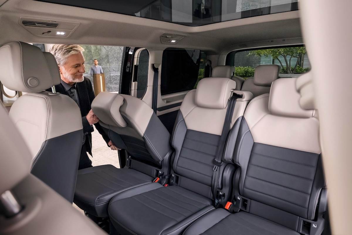 全新26年式Multivan TDI以8人座配置強勢登場，與Multivan Life及Multivan Style的7人座車型在座艙規劃與使用情境上做出市場區隔。（圖／台灣福斯商旅提供）