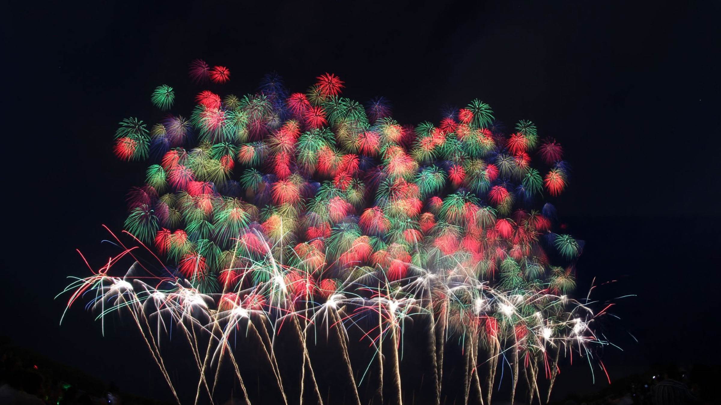 閃耀新北1314跨河煙火模擬圖-五彩落葉。（圖／業者提供）