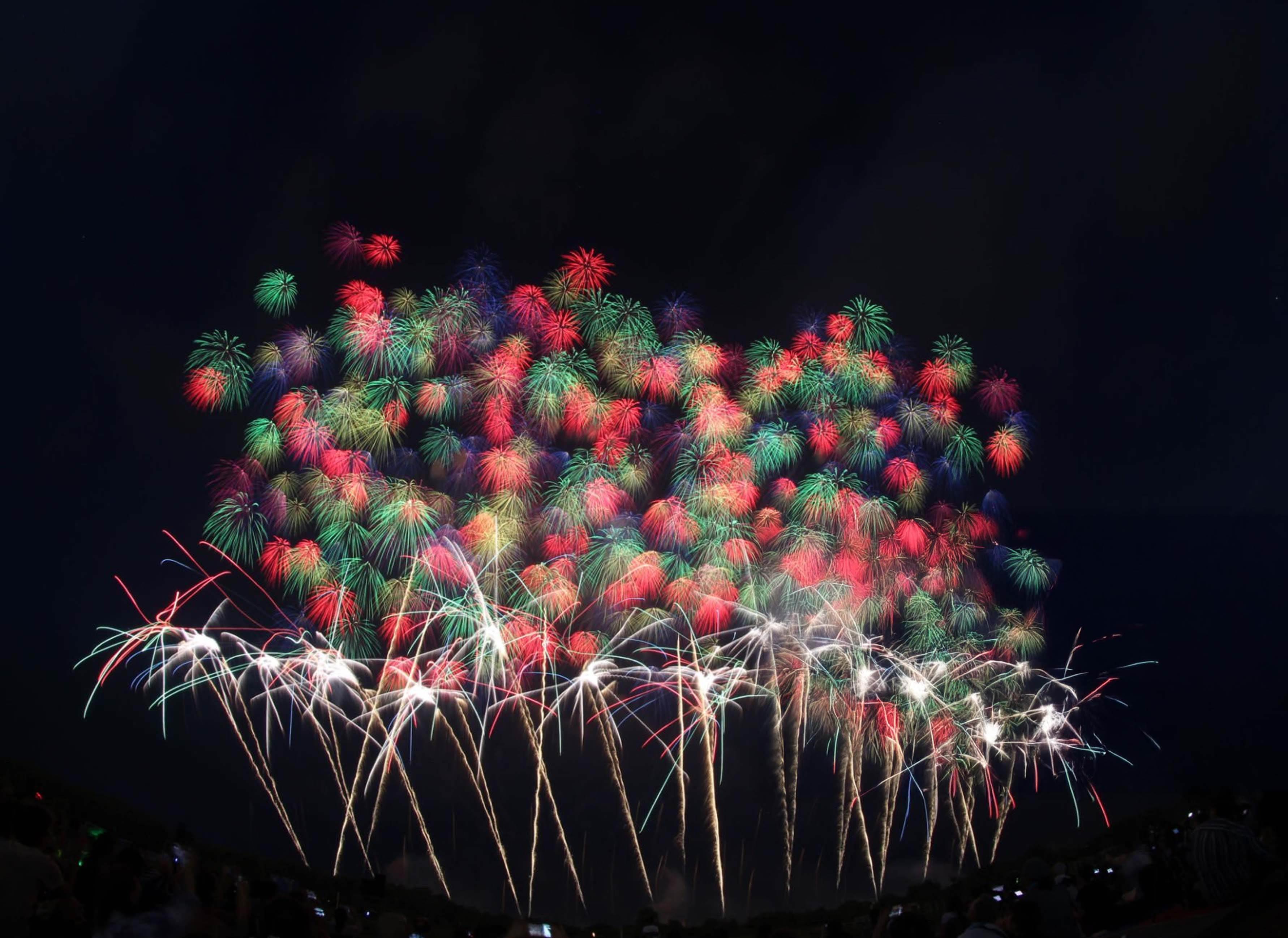 閃耀新北1314跨河煙火模擬圖-五彩落葉。（圖／新北市政府文化局提供） 