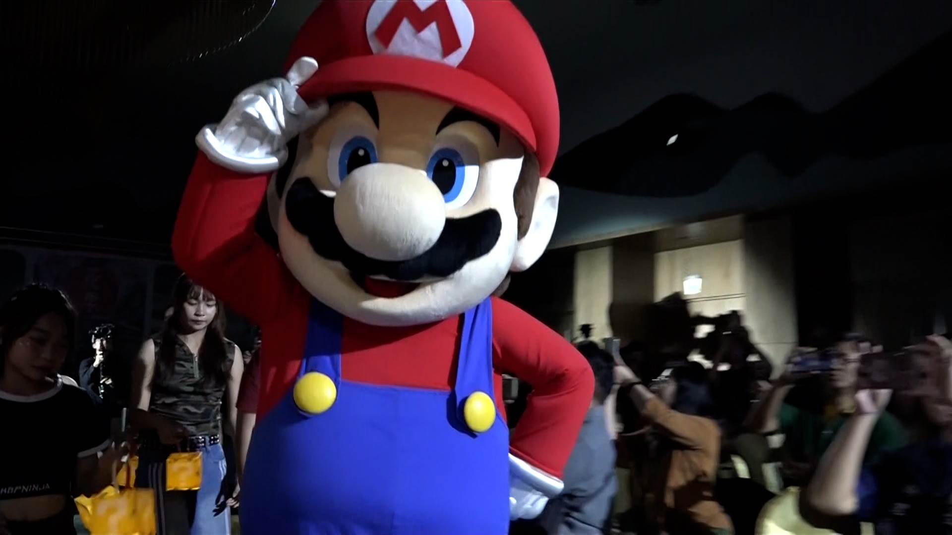 序列 18.00_02_44_01.Still009