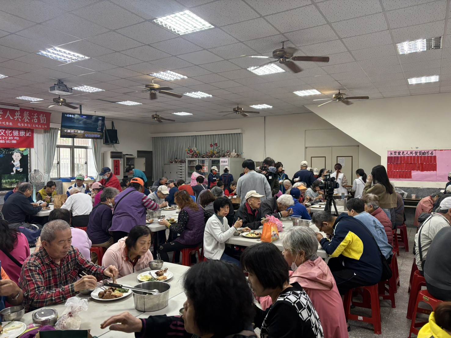 老人共餐 (2)