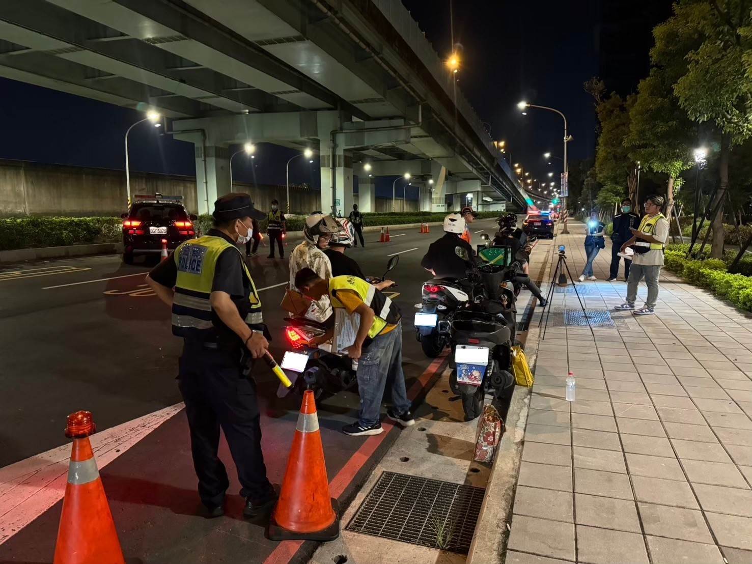 違規車輛將依據噪音管制法規定裁罰。（圖／新北市政府警察局）