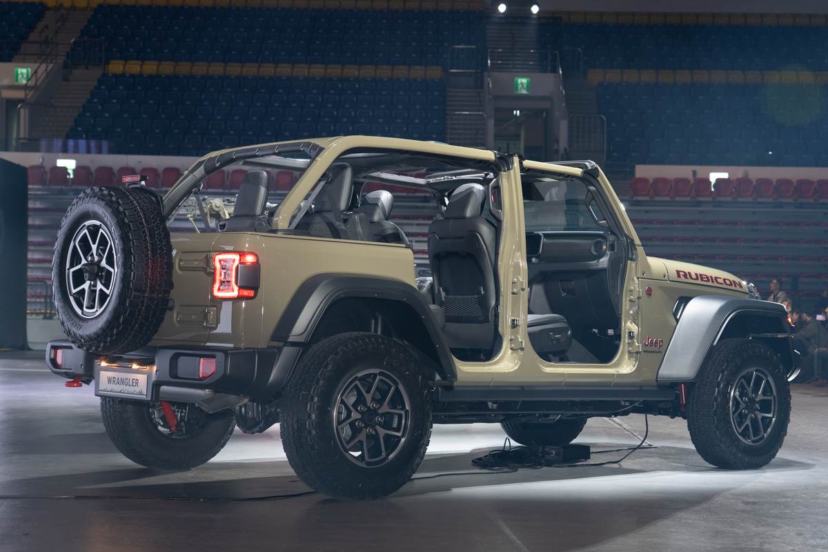 開放式車體結構,包含可拆卸式車門、可拆卸式車頂與可前倒式擋風玻璃。(圖/林昱丞攝影)