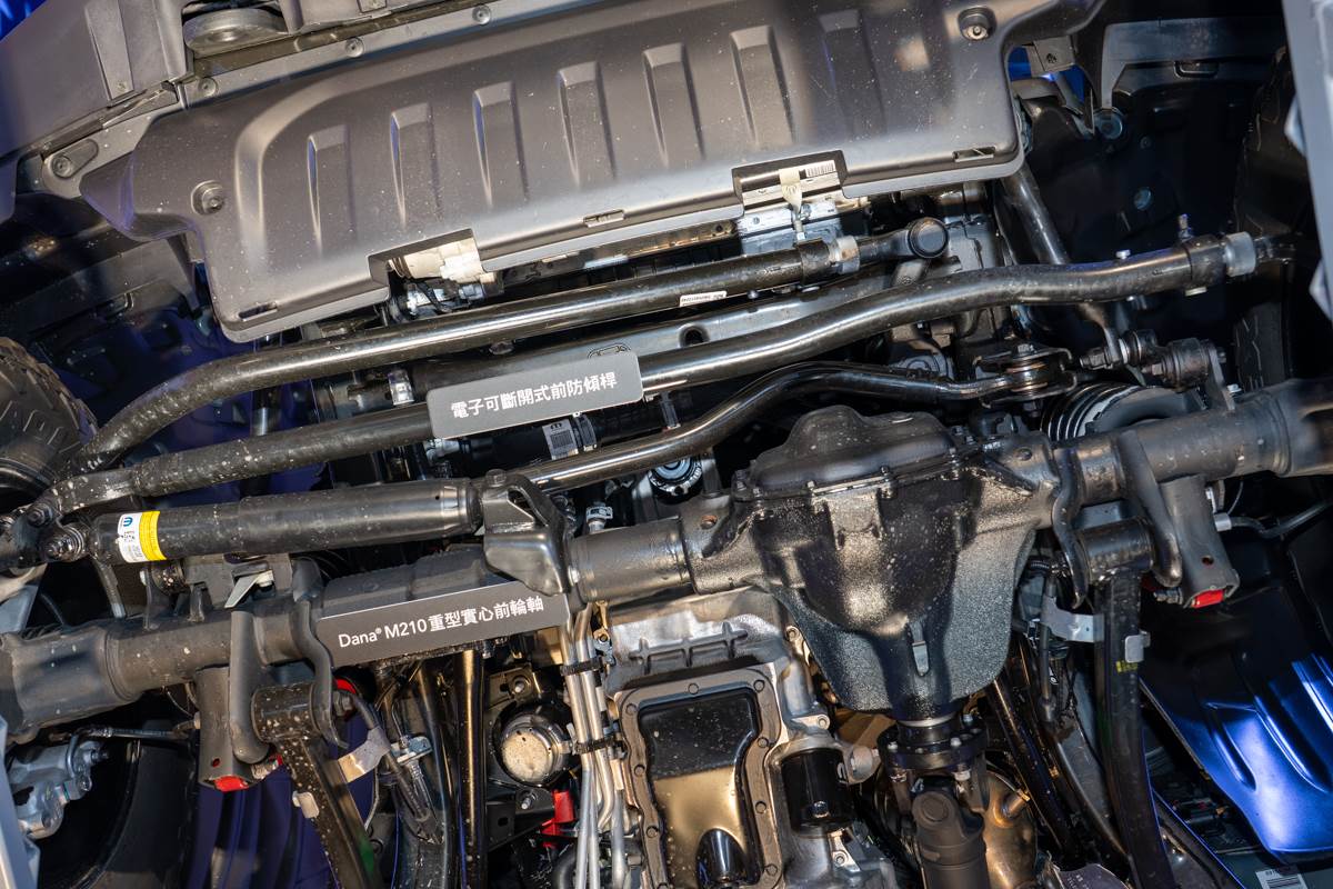 電子可斷開式前防傾桿。(圖/林昱丞攝影)