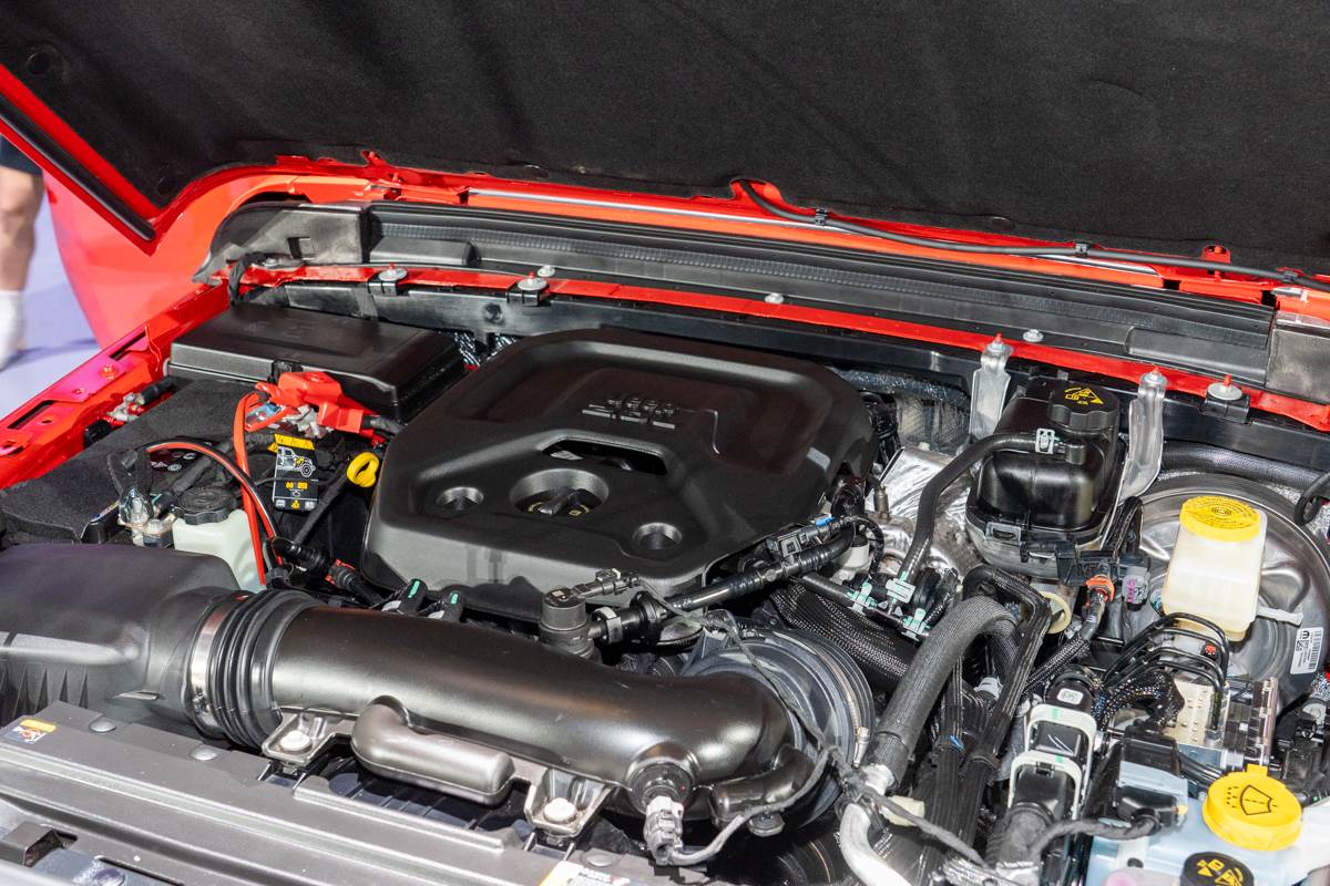 Wrangler採用2.0升直列四缸DOHC渦輪增壓汽油引擎,具備272匹最大馬力與400Nm峰值扭力。(圖/林昱丞攝影)