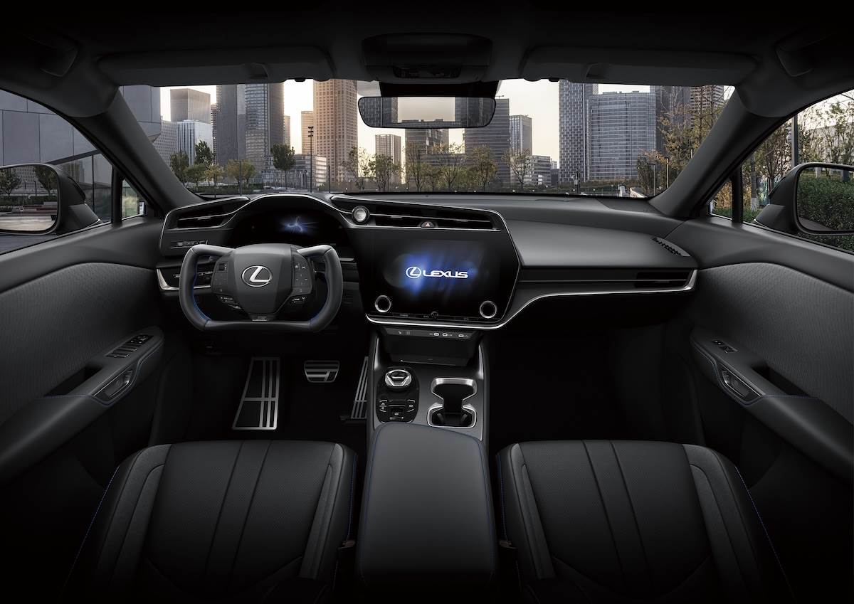 RZ 550e F SPORT在內裝方面,首度導入Steer-By-Wire線控轉向技術。(圖/Lexus提供)