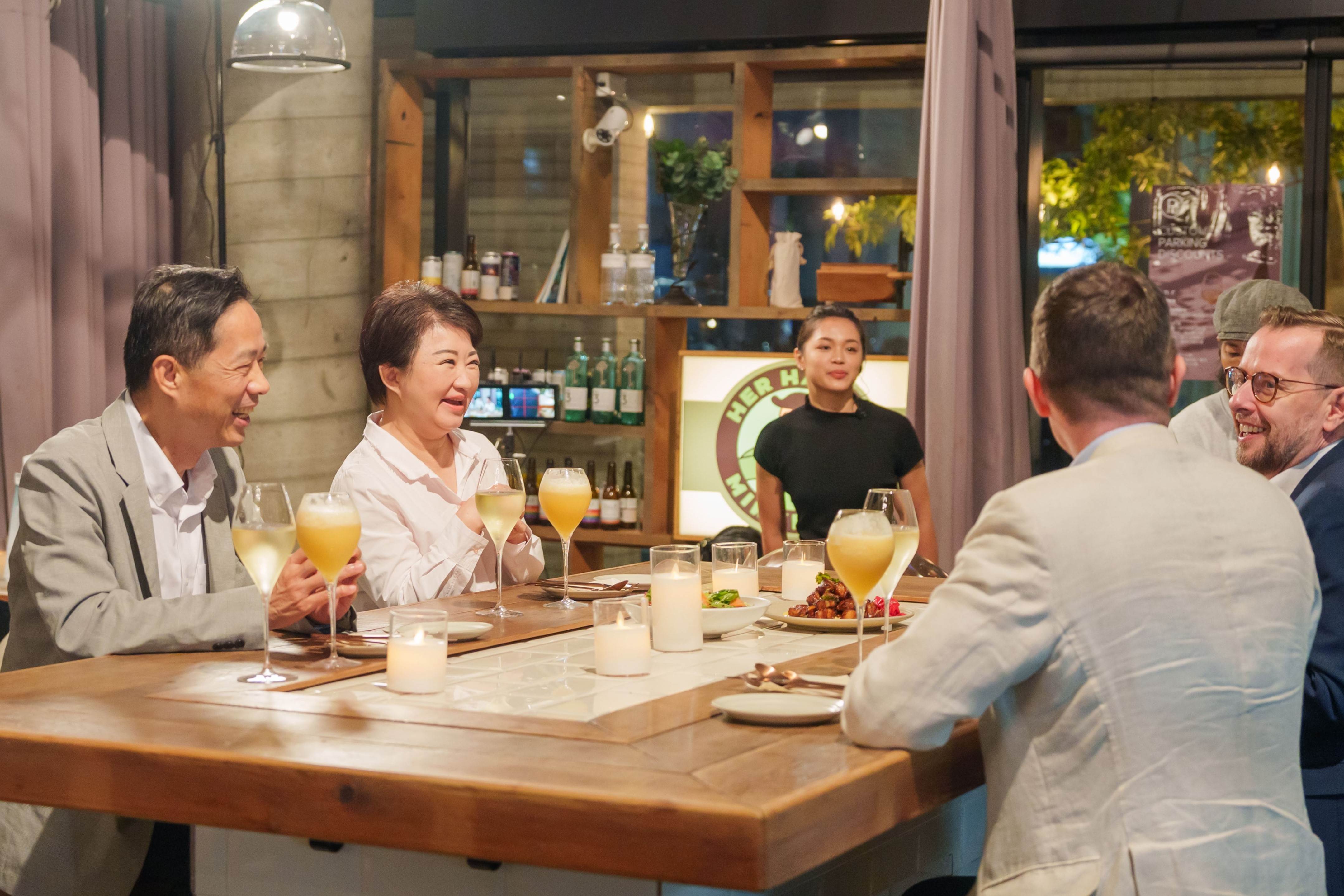 盧市長及張局長與代表們到-憲賣北歐食酒餐廳-享用包場歐式晚宴_0