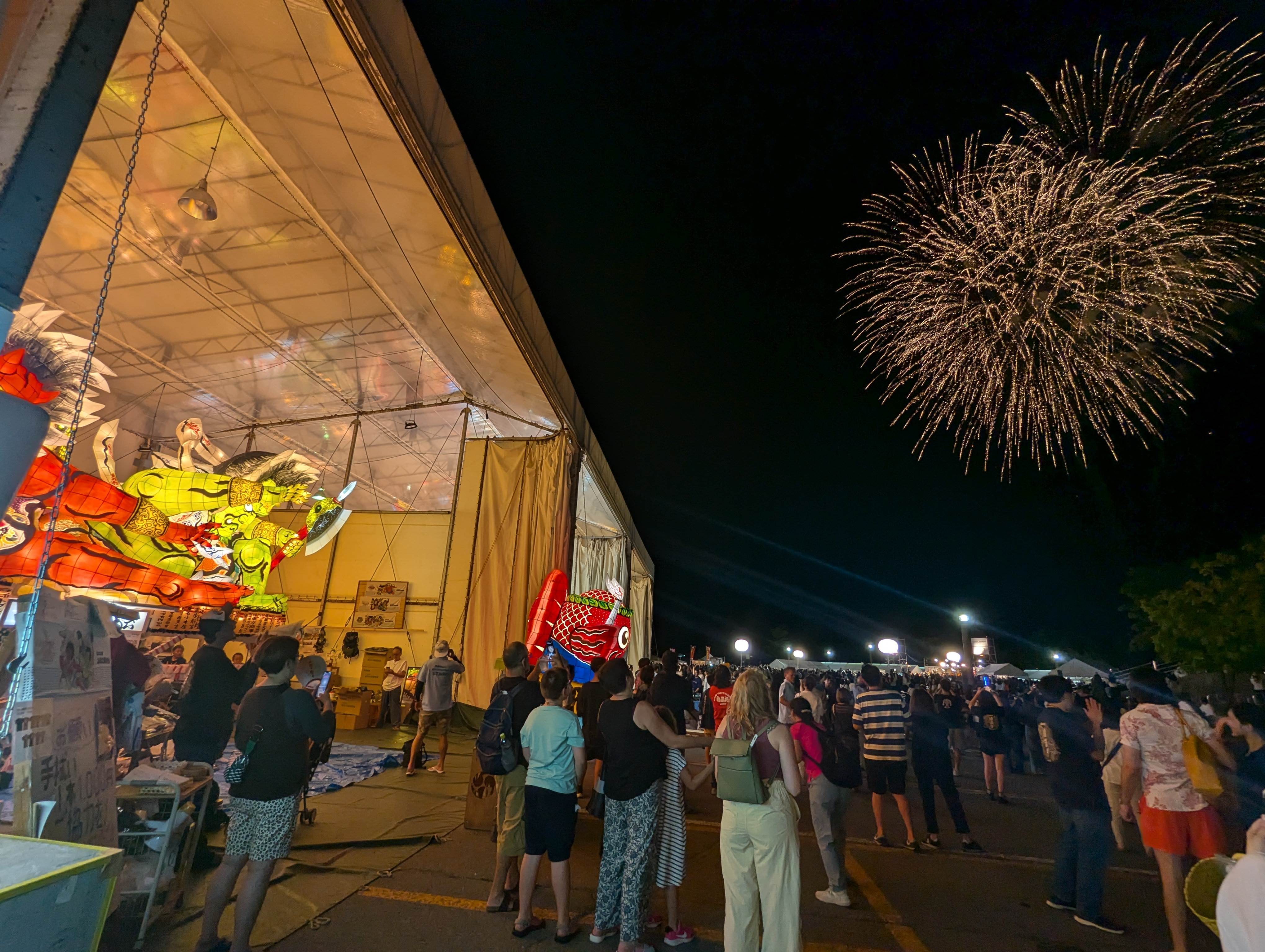 青森睡魔祭參觀人潮(照片提供:下町貴族)