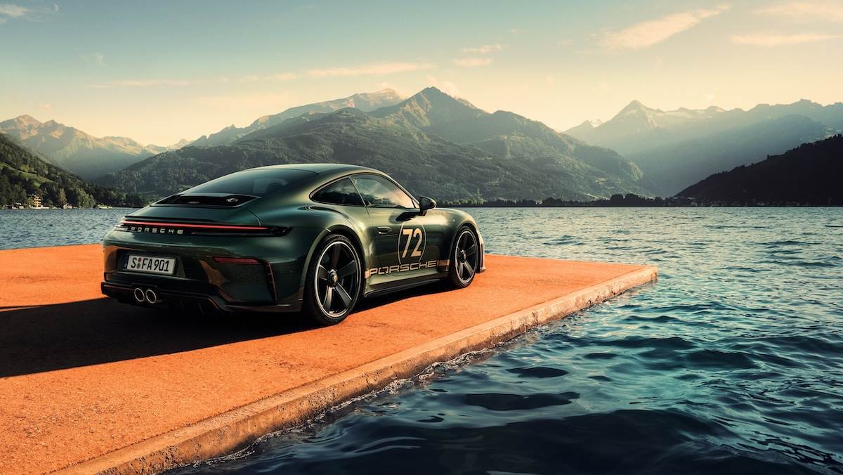 金屬F.A.綠色是透過保時捷尊榮客製選色（Paint to Sample Plus） 團隊與保時捷家族共同開發而成。（圖／Porsche提供）