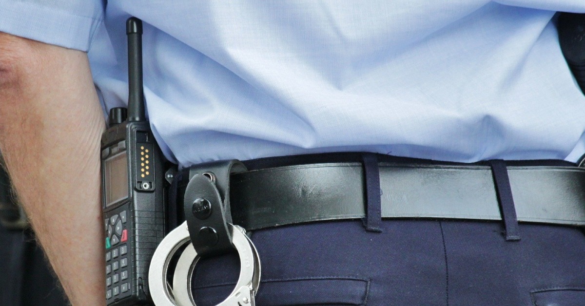 海關表示，兩人以旅遊名義入境，卻將大麻捲菸及含有四氫大麻酚（THC）的電子煙彈藏匿於衣物口袋中企圖規避查驗，最終仍在那霸機場被查獲。（示意圖／翻攝自pexels）