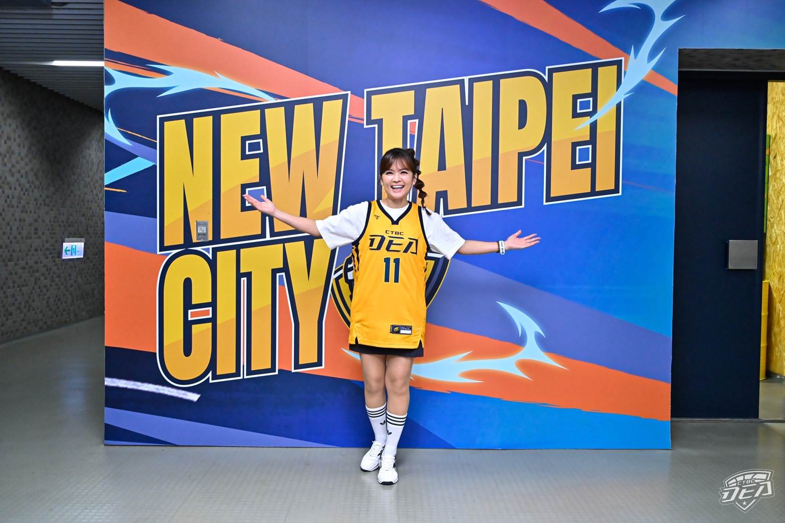 圖說:中信特攻新聞稿-東森氣象主播王淑麗擔任中信特攻開球嘉賓