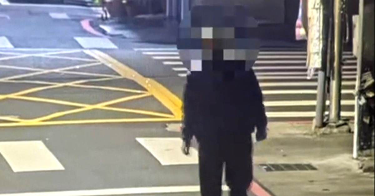 失智翁深夜獨自散步妻心急 警助尋回