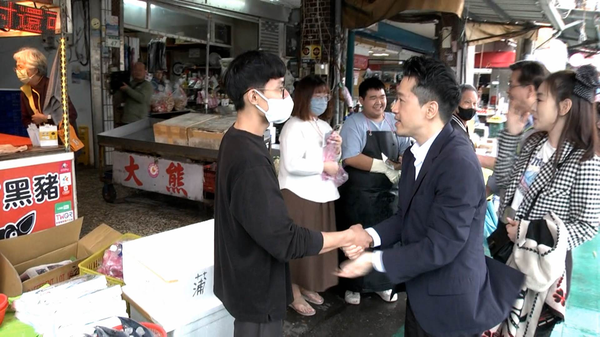 L BAR_整點用(修邊).00_09_35_05.Still004