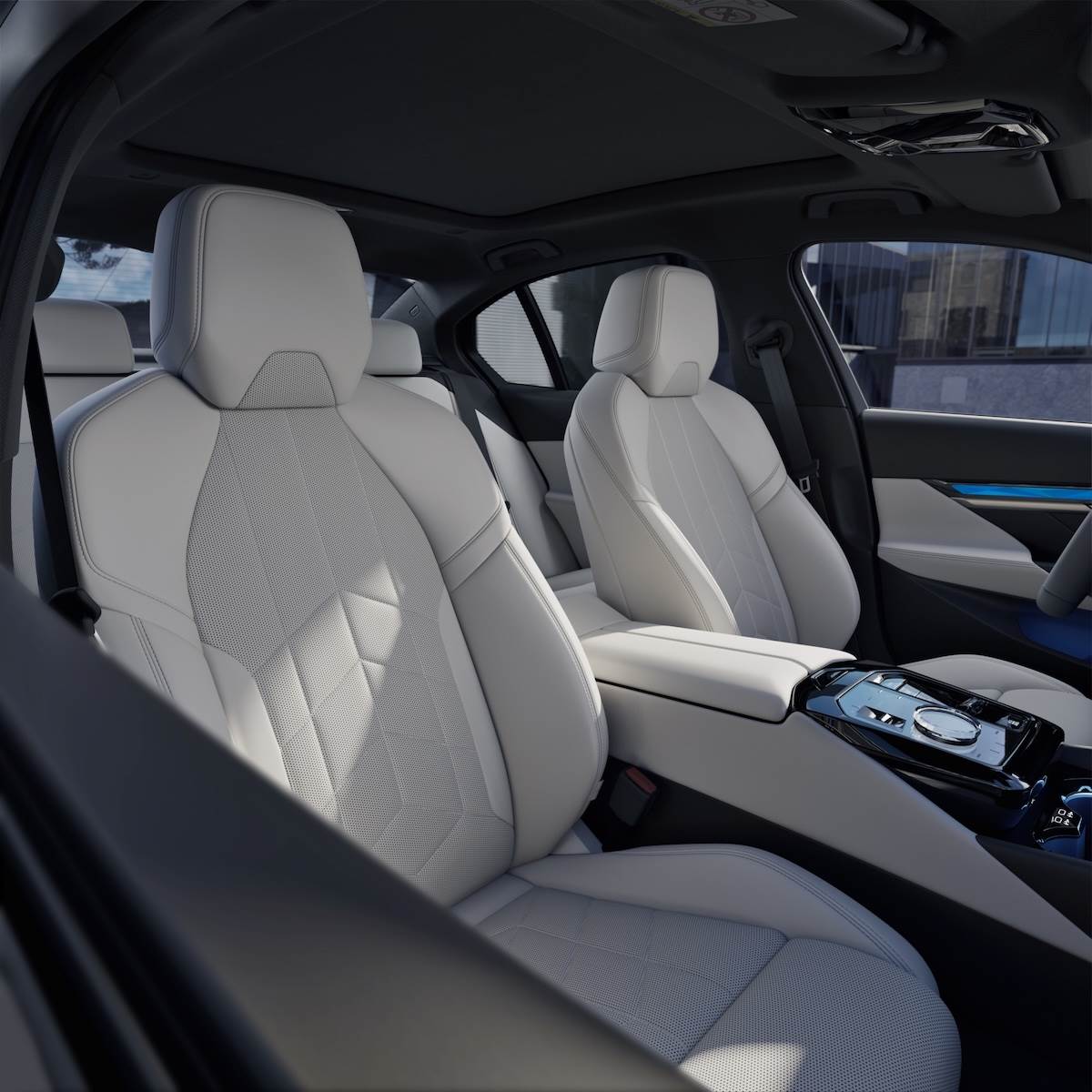 520i車型首次導入雙前座通風座椅。(圖/汎德提供)