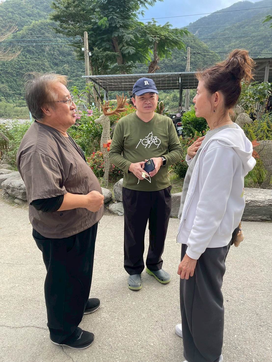 以便以謝 尤牧師