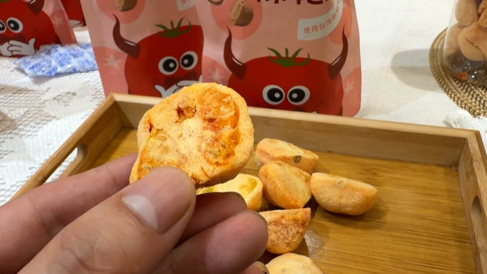 <a href='/search/tags/新光三越/' target='_blank'>新光三越</a>企劃活動部協理羅英慈說明活動理念，期望透過展覽平台，讓更多民眾認識台灣各地優質物產。（圖／東森新聞）