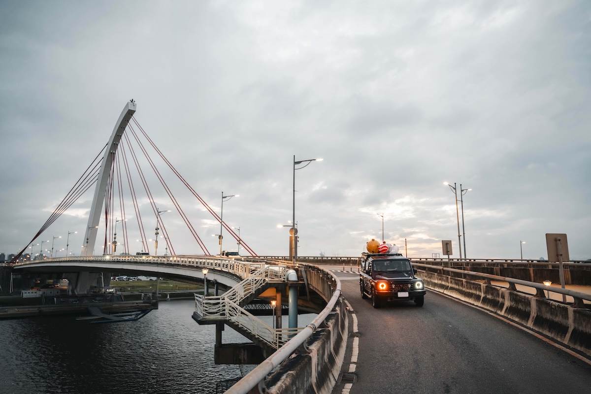 本次參與巡遊的Grenadier車輛，裝飾方式並未採取統一規劃，而是由各車主依個人想法進行耶誕主題布置。（圖／永三提供）