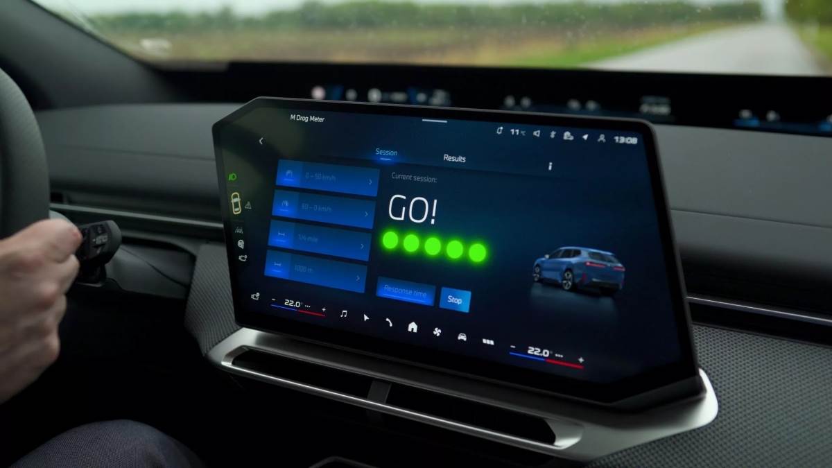 BMW還推出了另一款名為M Drag Meter的應用程式，這是一個專門針對直線加速及反應時間追蹤的工具。（圖／BMW提供）