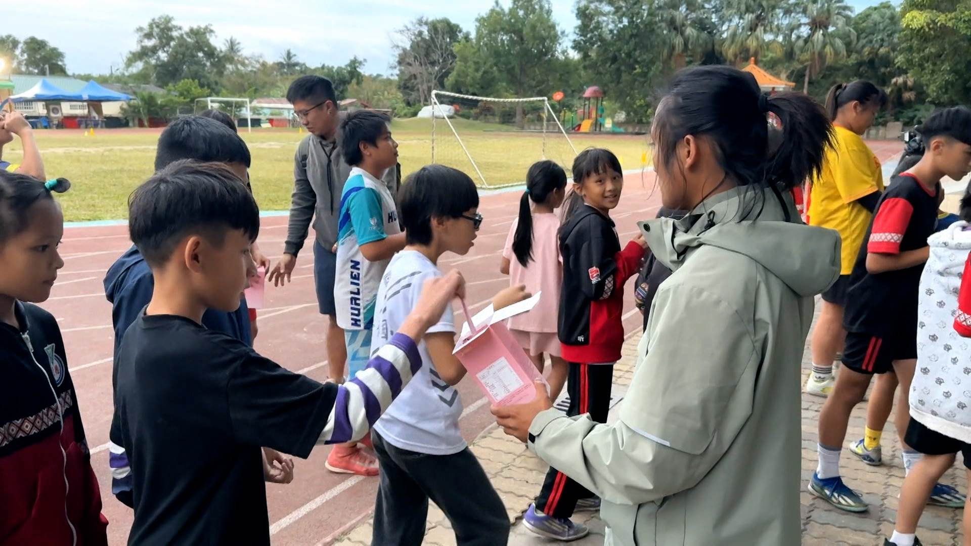 永德生技完善的營養支持，將成為崇德國小足球隊最強大的實力後盾。（圖／東森新聞）