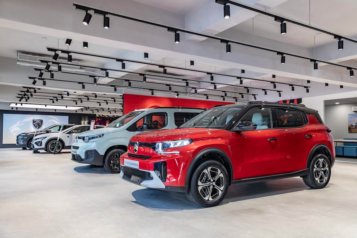 「桃園旗艦品牌中心」是台灣第二間依循STELLANTIS BRAND HOUSE全球規範打造的旗艦品牌中心。（圖／寶嘉聯合提供）