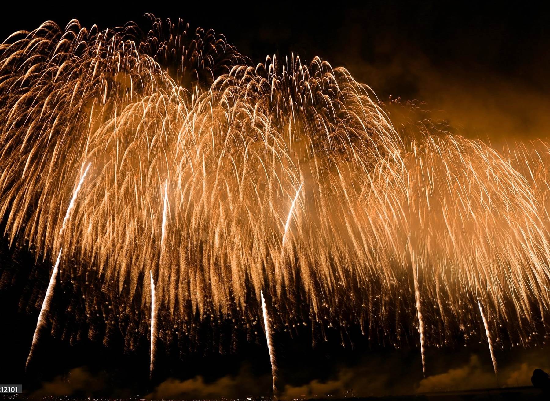 2026「閃耀新北1314跨河煙火」模擬圖-錦冠瀑布