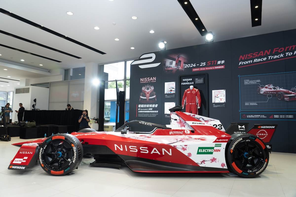 這是一輛展示車，所以沒有動力單元，當然也是沒有下場跑過，但還是要價不菲。（圖／林昱丞攝影）