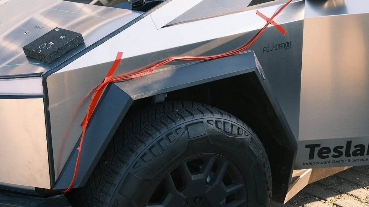 不只是車輛外觀需要重新打造,就連電路系統也需要重做,以符合相關規範。(圖/翻攝自IG@Teslab.ch)