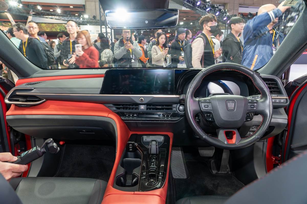 CROWN SPORT。（圖／林昱丞攝影）