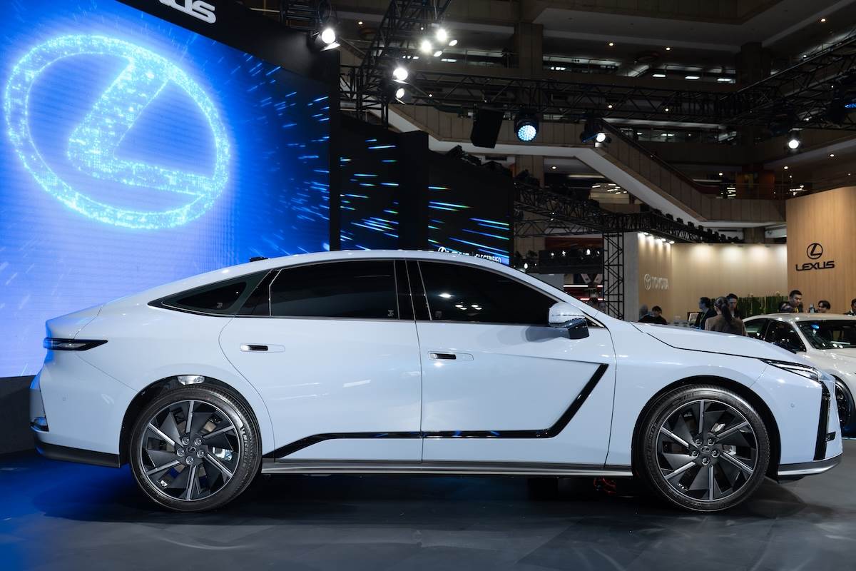 Lexus ES。（圖／林昱丞攝影）