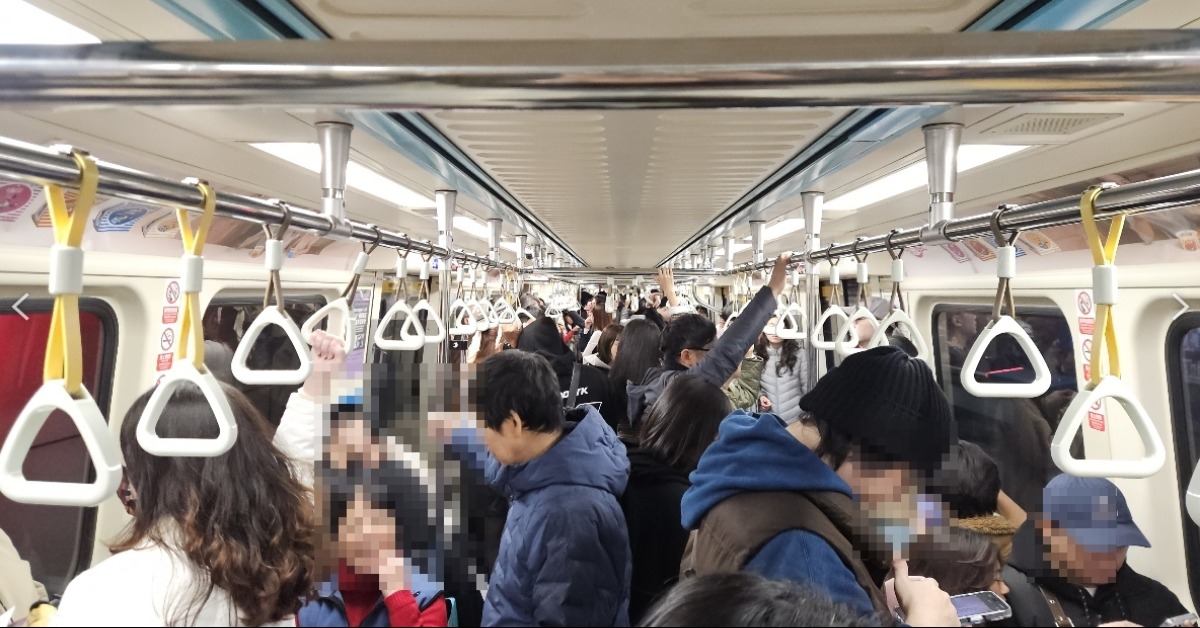 台北捷運湧現散場人潮。（圖／東森新聞）