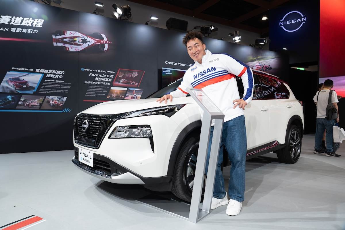 郭泓志與X-TRAIL e-POWER。（圖／林昱丞攝影）