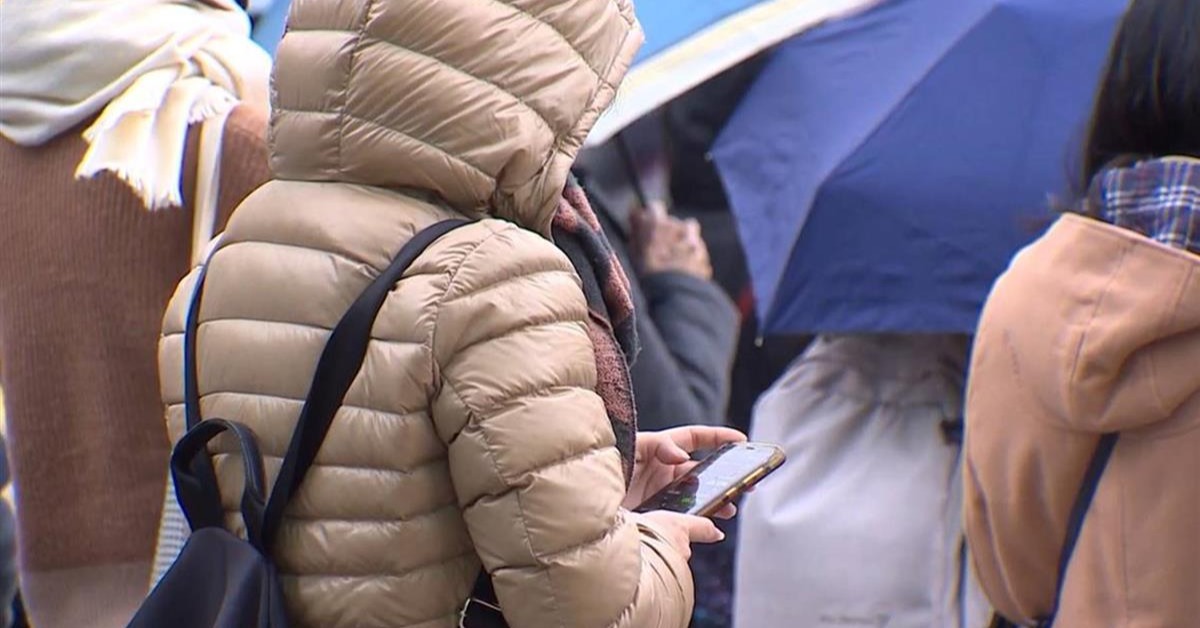 明日起受強烈大陸冷氣團影響，各地天氣寒冷。（圖／東森新聞）