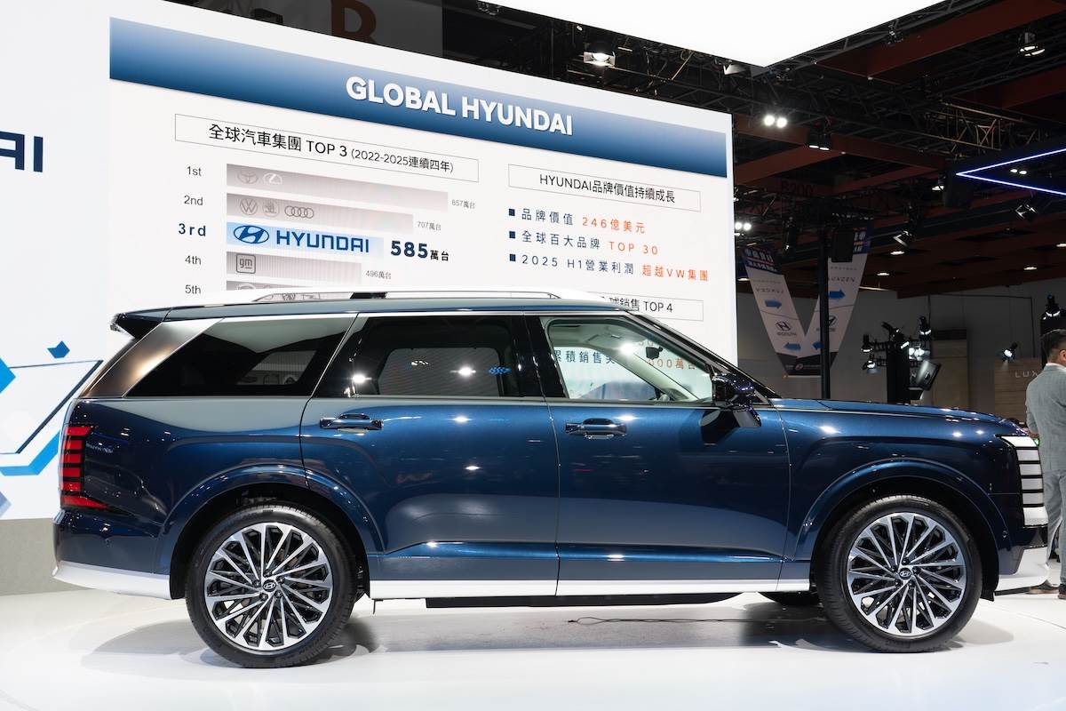 全新Palisade車側維持剛烈的線條，整體比例放大。（圖／林昱丞攝影）