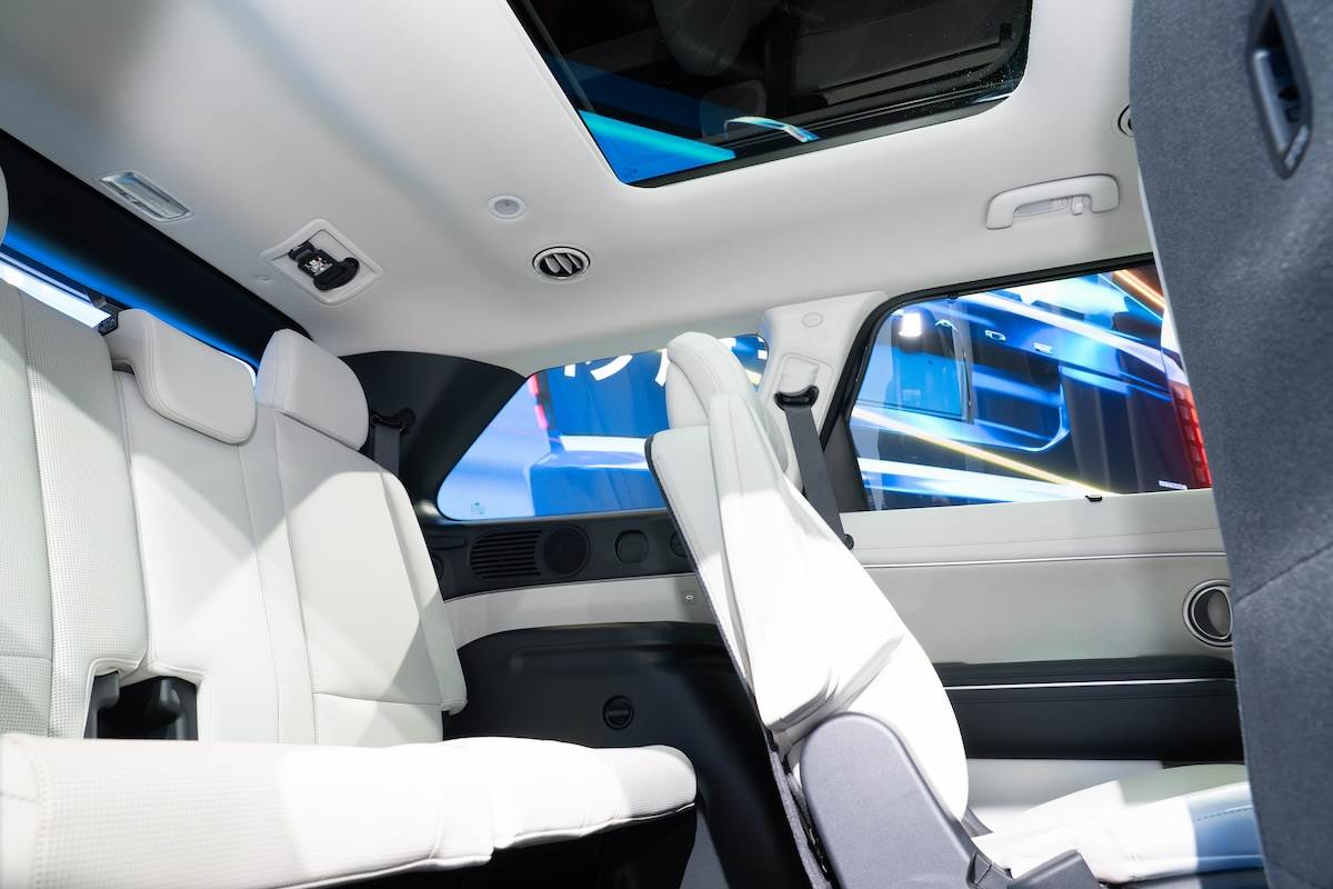 第三排同為電動調整，且有加熱功能。（圖／林昱丞攝影）