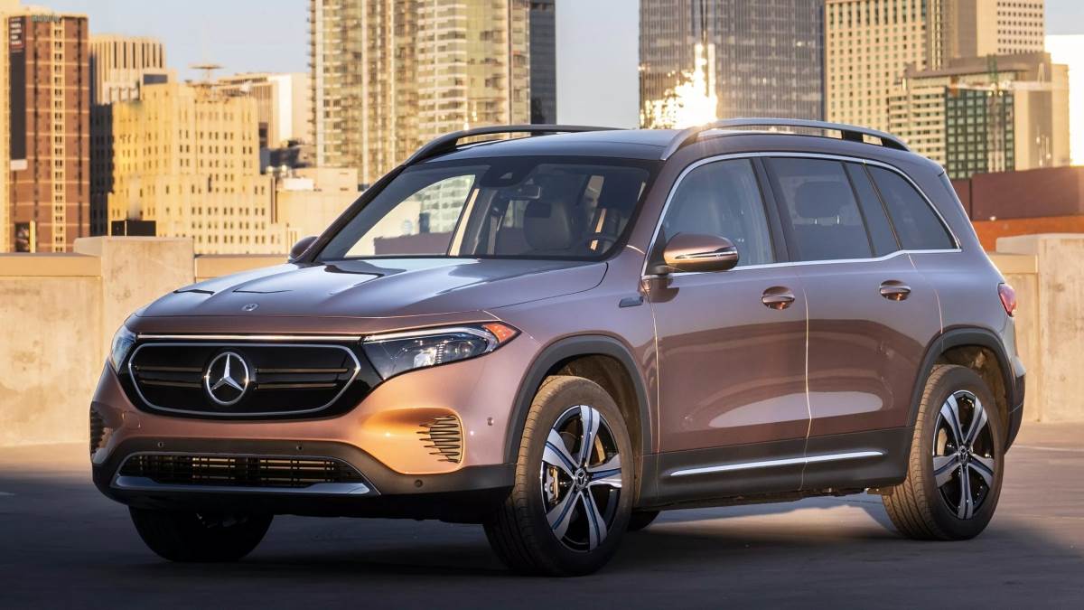 這次召回對象是169輛EQB，而且這些車輛很可能在停止狀態也會起火。（圖／賓士提供）