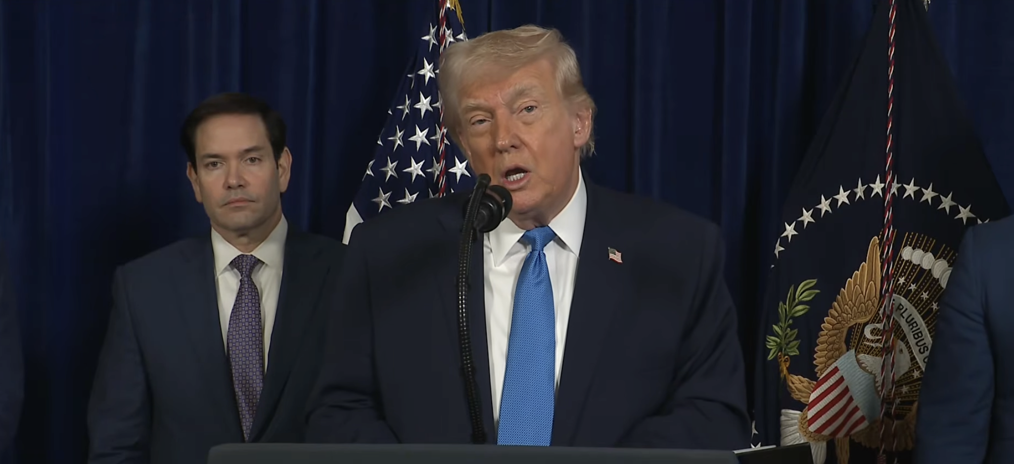 美國總統川普在佛州海湖莊園召開記者會，首度對外完整說明美國對委內瑞拉發動軍事行動的經過。