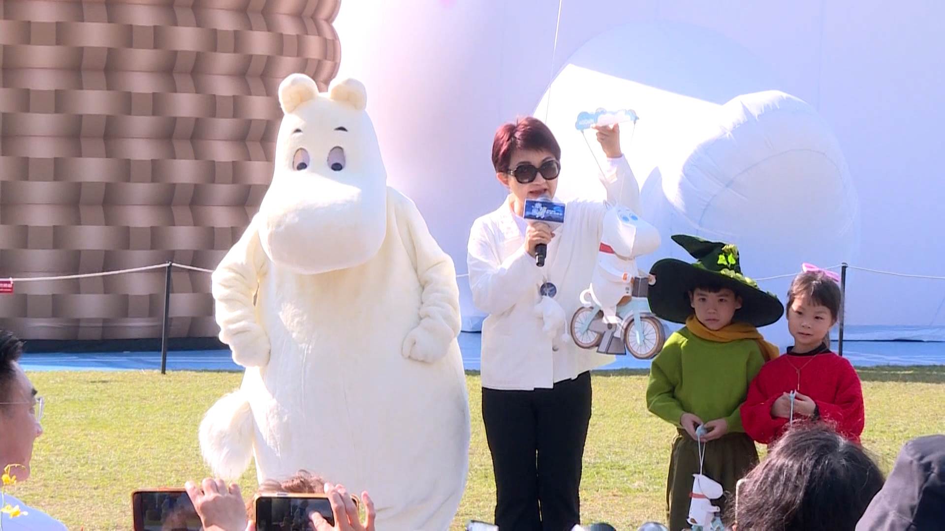 L BAR_整點用(修邊).00_03_51_20.Still022