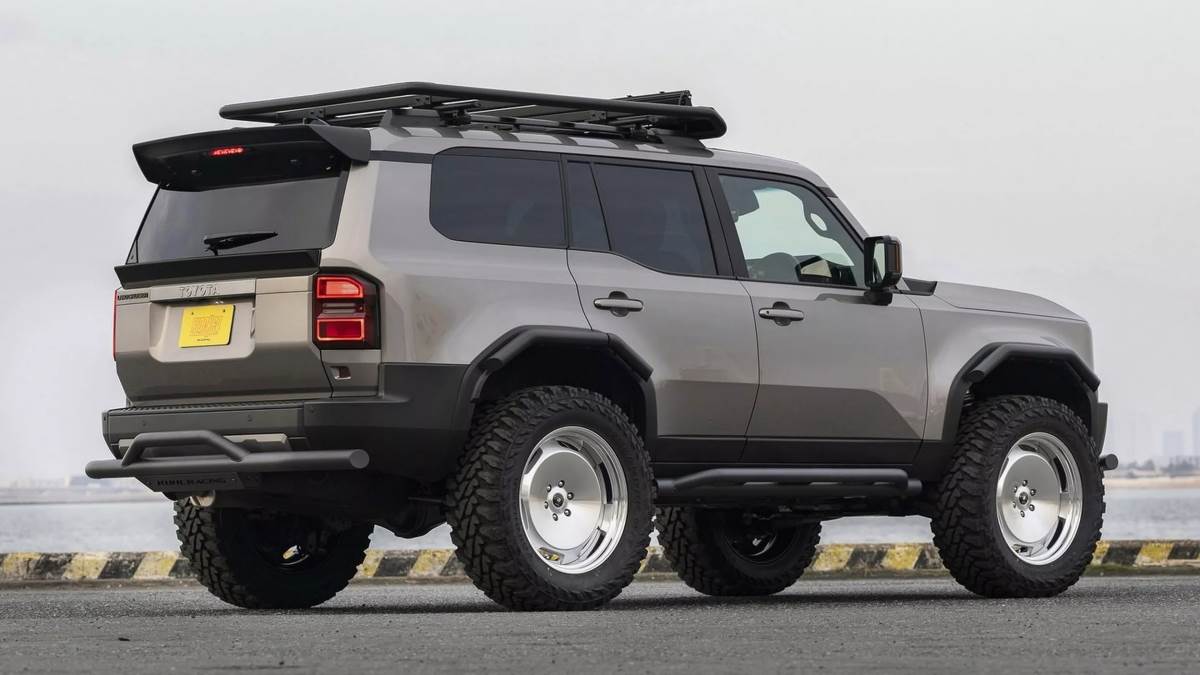 除了金屬保桿之外，車輛尾門也擁有小尾翼，並搭配車頂架擁有更好的實用性。（圖／Kuhl提供）