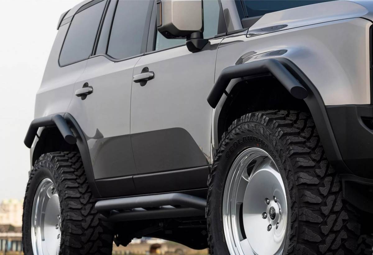 車側除了金屬踏板之外，就連輪拱也採用了金屬保護桿。（圖／Kuhl提供）