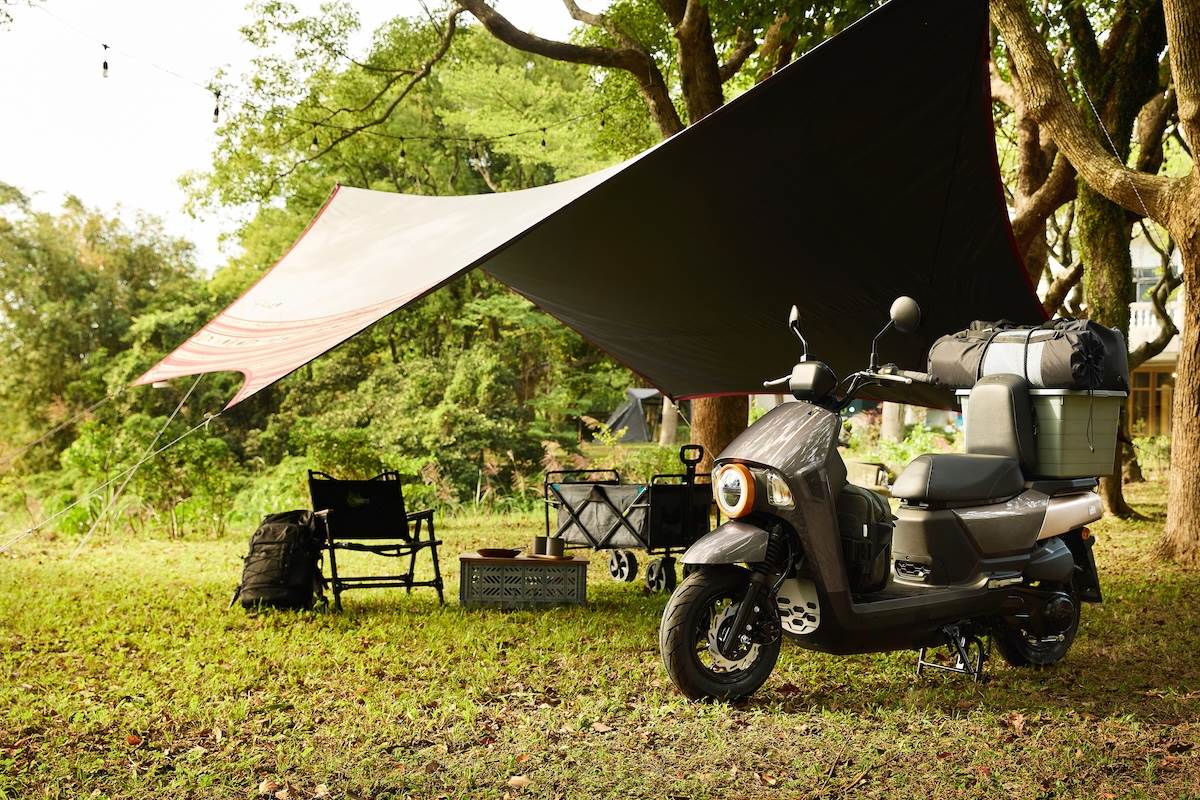 全新4MICA仍以多功能設定為主要產品特色，將原有擴充式平台調整至更具平整化，展開後載物平台面積為1,920cm²。（圖／SYM提供）