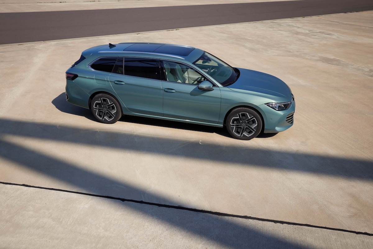 Passat只有車尾才有廠徽光標定位燈。（圖／台灣福斯汽車提供）