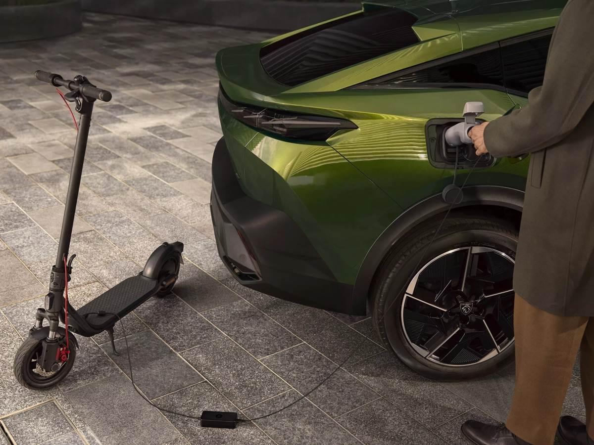 純電車輛擁有V2L功能,將可提供最高3.5 kW的外部電力輸出。(圖/寶獅提供)