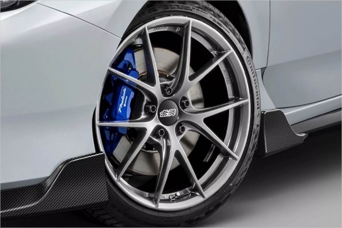 與BBS共同開發的19吋鍛造輪圈相當特別，同時也可以降低簧下重量。（圖／無限提供）