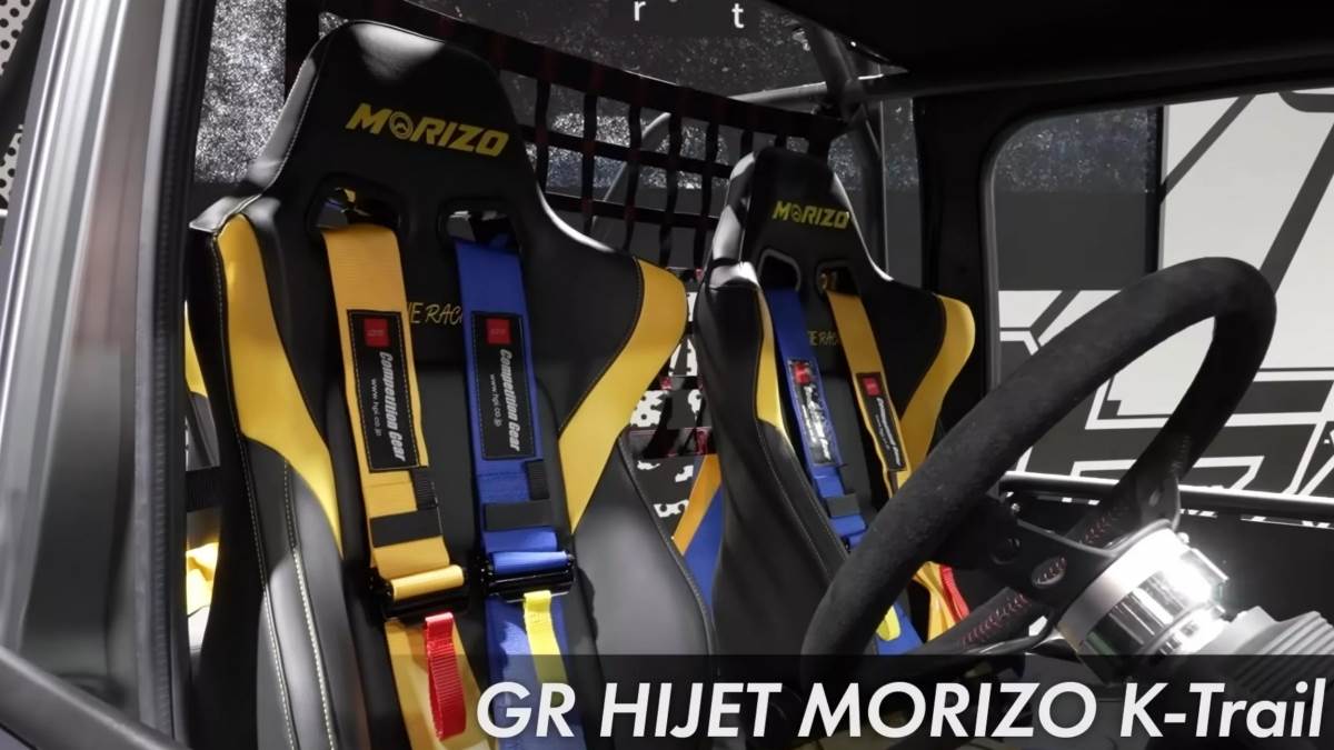 車內配置桶椅讓整體戰鬥感氛圍更加濃厚,賽車安全帶的搭配也同樣具有競技氛圍。(圖/豐田提供)