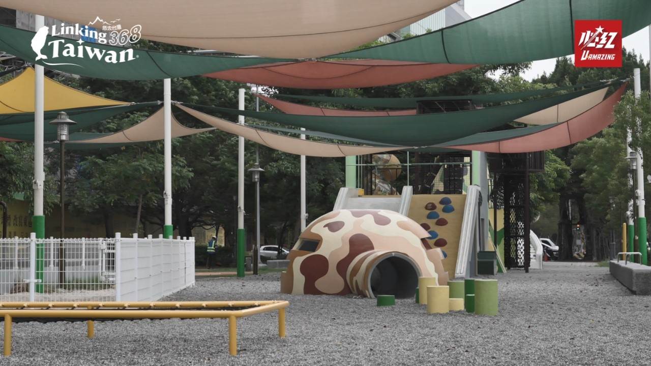 精忠公園軍事主題遊戲場結合陸軍營區歷史，打造多元軍事遊具，兼具體驗與趣味。（圖／Linking 368 Taiwan恁去台灣提供）